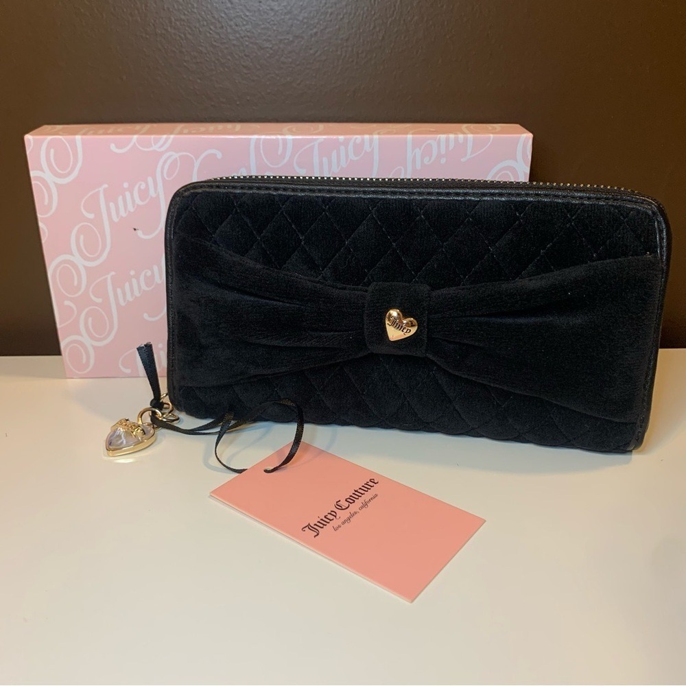 NWT Juicy Couture Tied With a Bow Large Zip Around Wallet